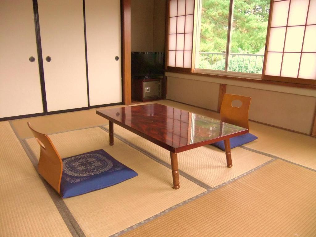 Hotel Nishimiyasou Fujikawaguchiko Habitación foto